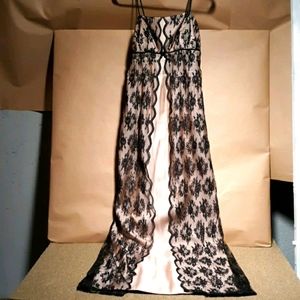 Morgan and co. Lace over linen